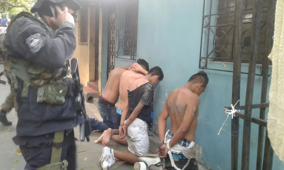 Detenidos en comunidad Modelo