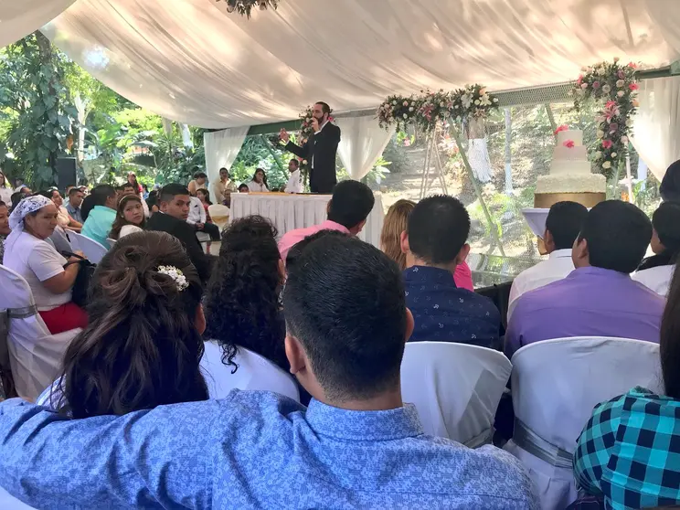 Nayib Bukele en bodas colectivas