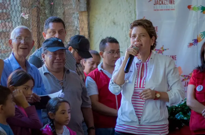 Jackeline Rivera en campaña