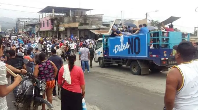 Manifestantes contra Rafael Correa