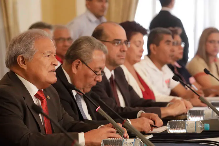 Aumento en maestros