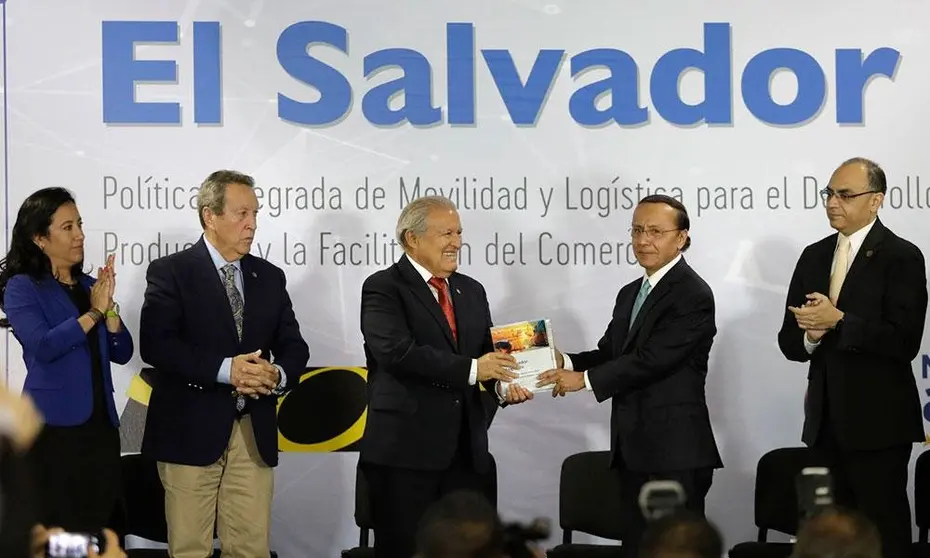 Sánchez Cerén y Gerson Martinez