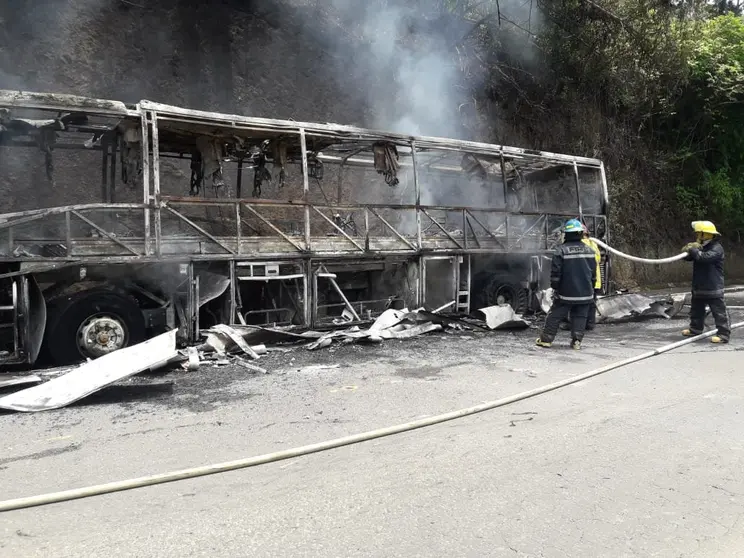 Bus incendiado