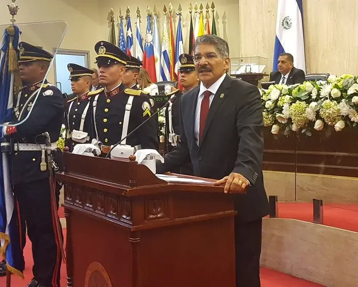 Norman Quijano durante discurso en la Asamblea Legislativa