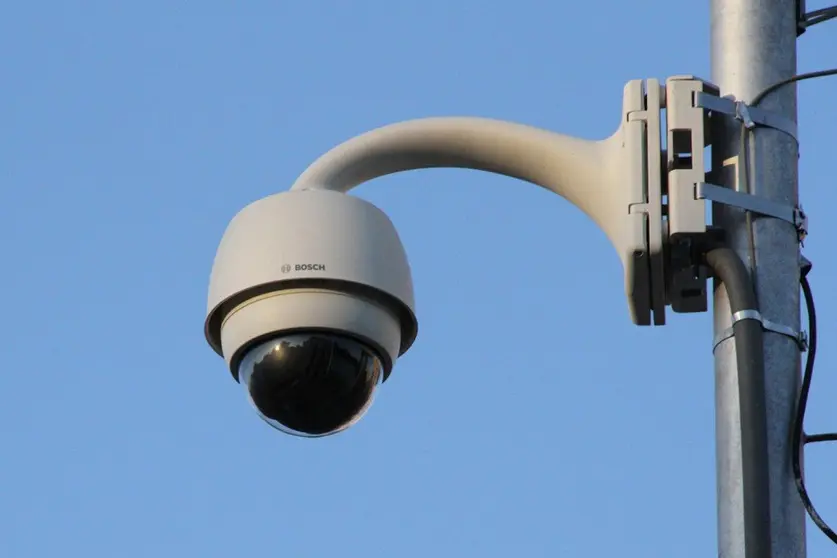 camara-de-vigilancia-990x660