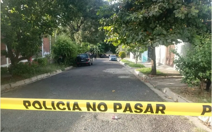 Santa Ana, muerto policía