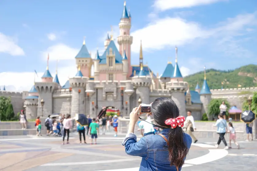 chica-fotografia-castillo-disney