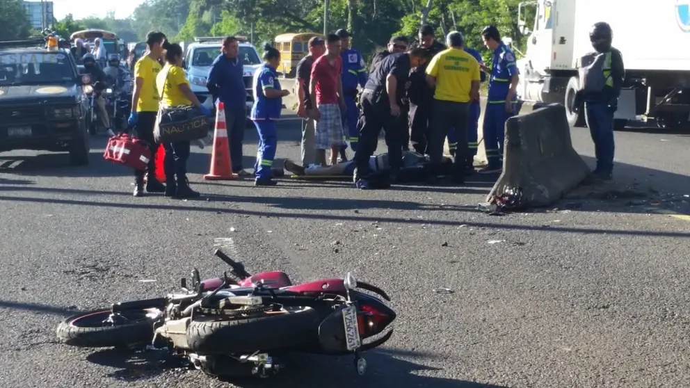 Policía muerto en accidente en Santa Ana