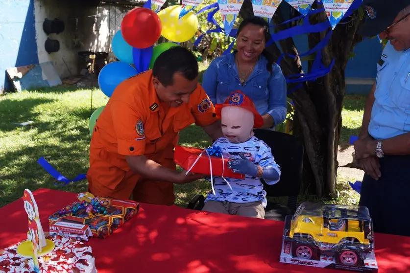 bomberos cumple de carlitos