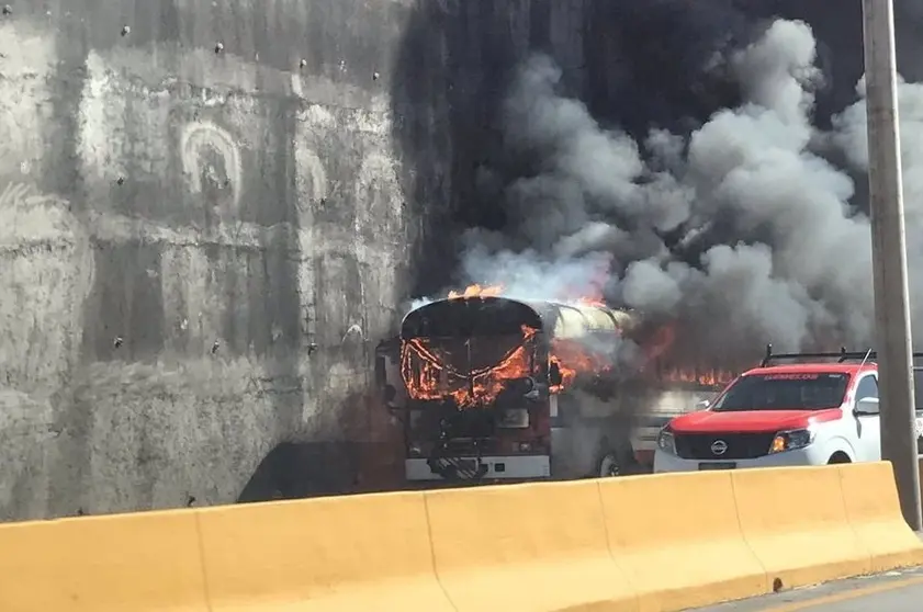 Bus en la Monseñor Romero