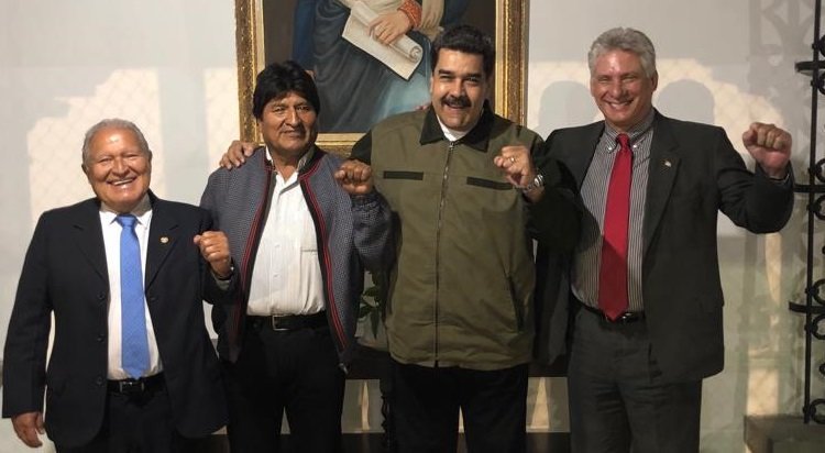 Sánchez Cerén y Maduro en Venezuela