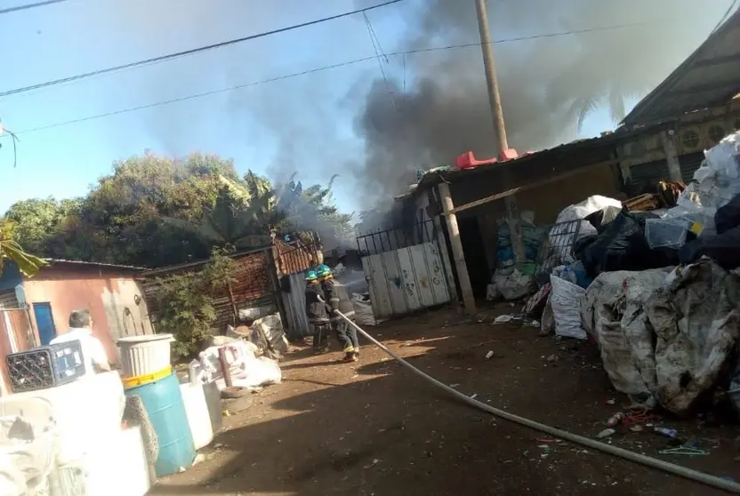 Incendio en Recicladora2