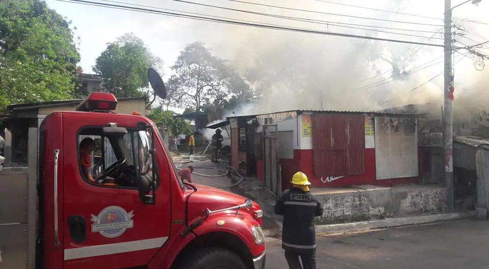 Incendio en comedor y cervecería