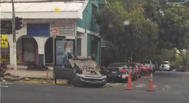 Volcado en la Escalón