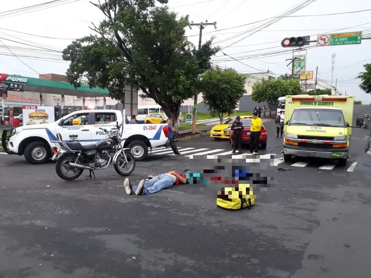 Motociclista fallecido en tres accidentes