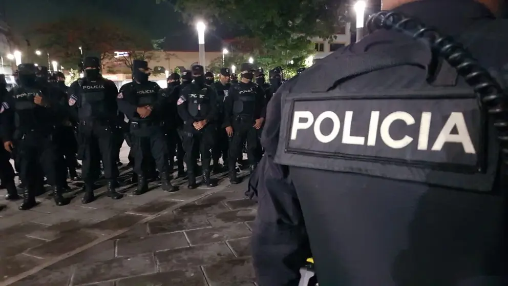 Policías desplegados