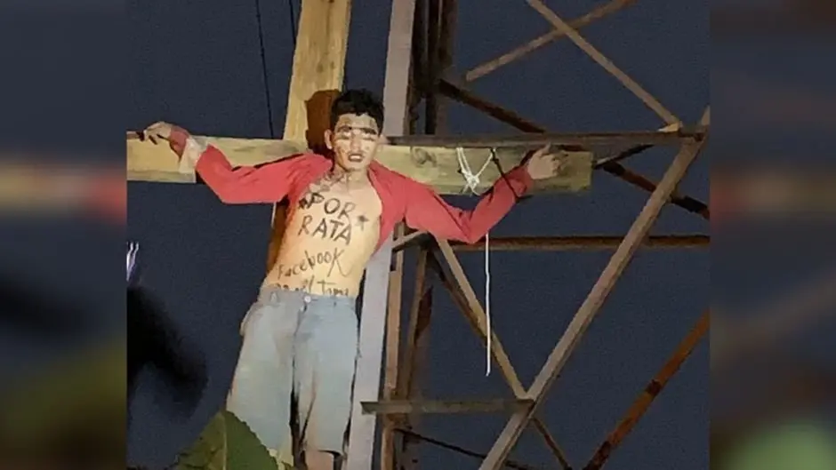 crucificado por ladrón