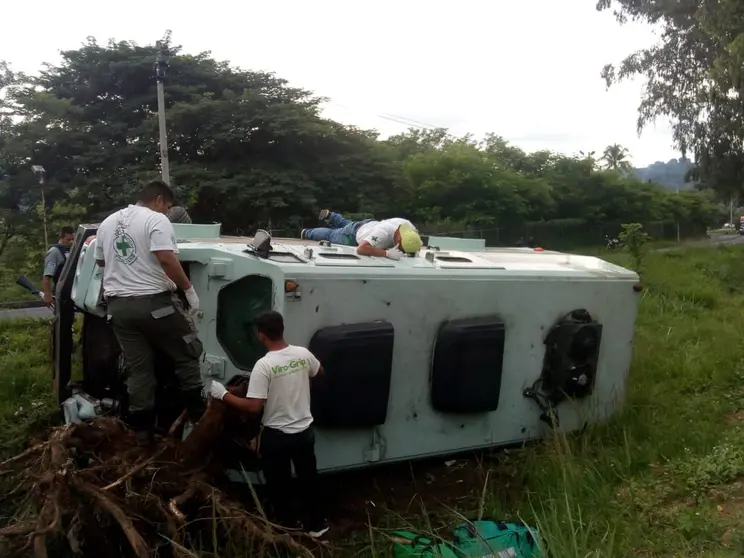 Blindado volcado en El Congo