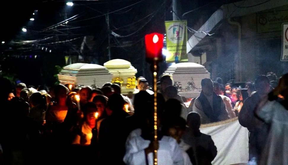 Servicio fúnebre de los esposos muertos en Zacatecoluca 3