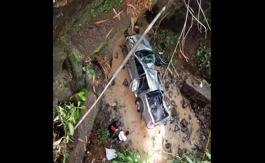 Carro quebrada3