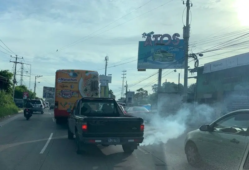 carro humo 1