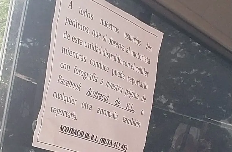 Rótulo en microbuses de la 4T