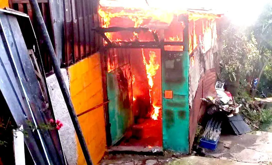 Incendio en comunidad El Carmen