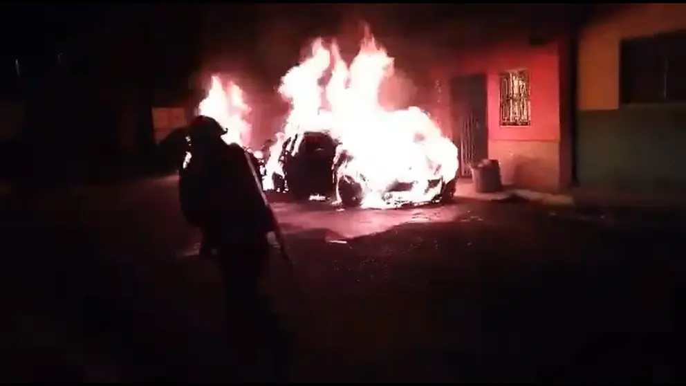 Incendio provocado en colonia Minerva