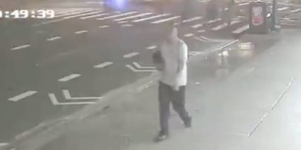 Hombre huye luego de violar a una mujer en calles de Nueva York