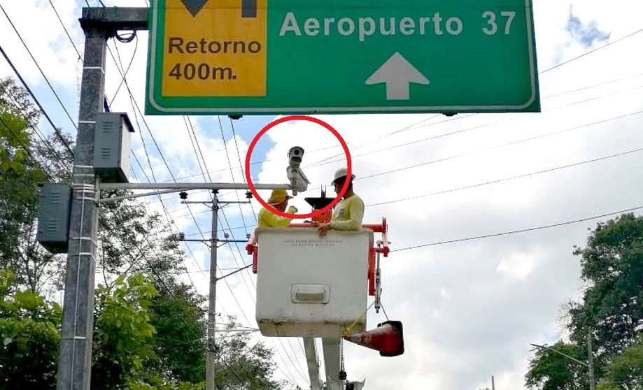 Cámas de seguridad en autopista a Comalapa 4
