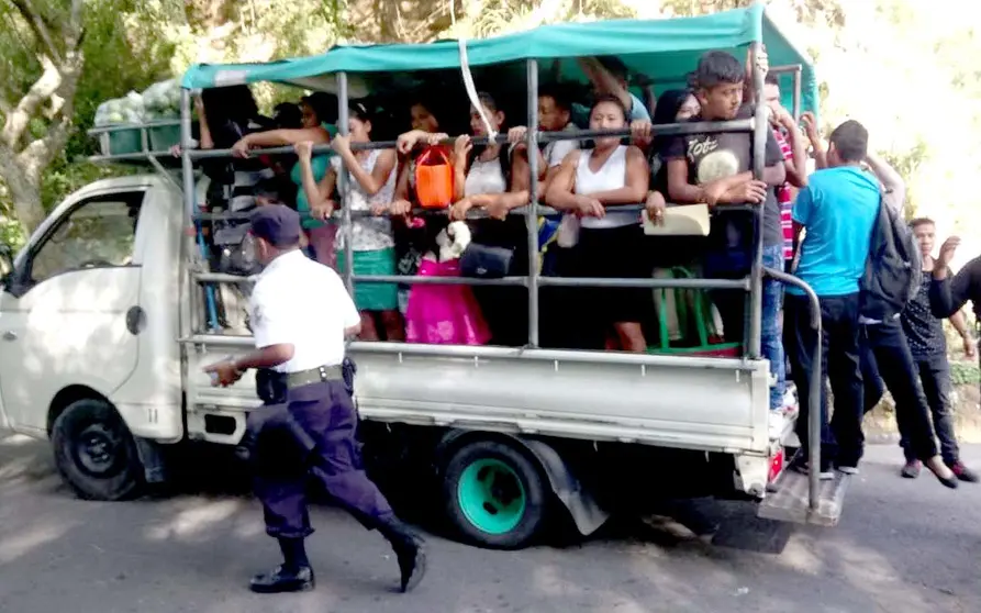 Camiones de viajes en El Carmen Cuscatlán 2