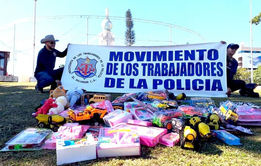 Donativo de juguetes Movimiento de los Trabajadores de la Policía 3