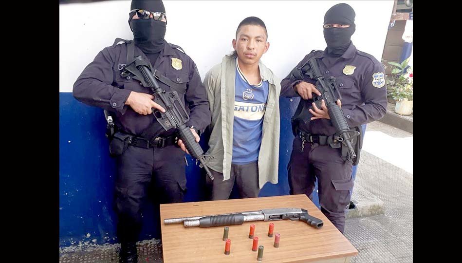 Detienen a pandillero en casa destroyer en Juayúa
