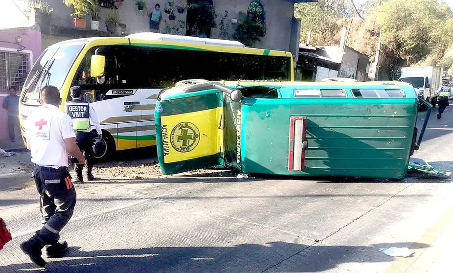 Ambulancia de comandos accidentada