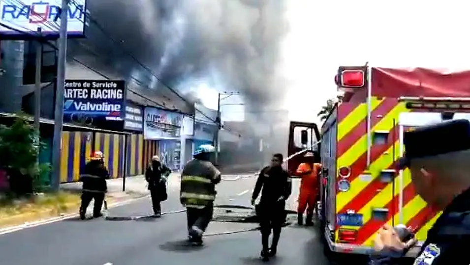 Incendio en taller deja $150 mil en pérdidas 3