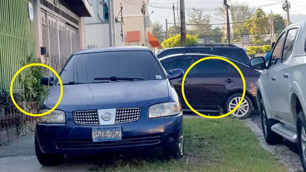 Estacionan vehículos en acera del bulevar Los Héroes