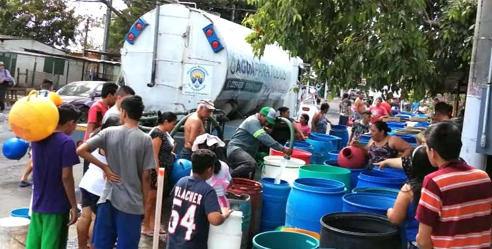 Falta de agua en Soyapango 1