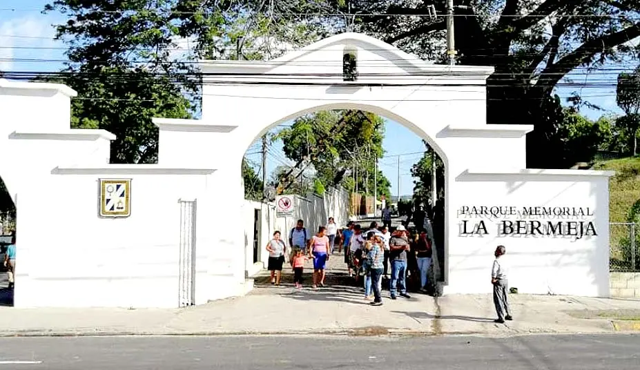 Cementerio La Bermeja 1