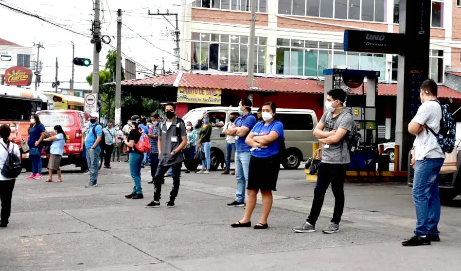 Afectados por la falta de transporte público de pasajeros