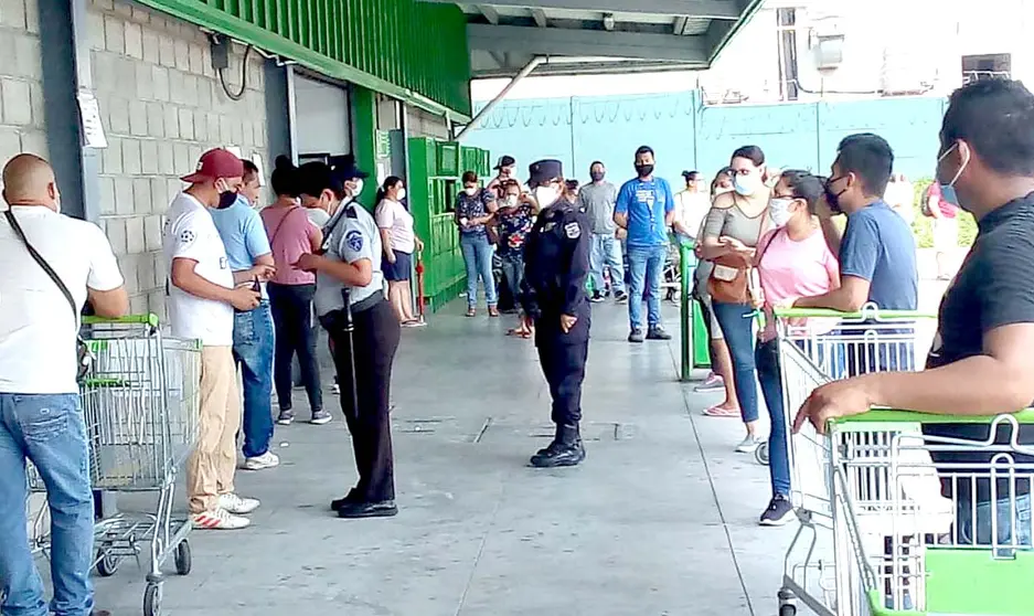 Colas en supérmercados 2