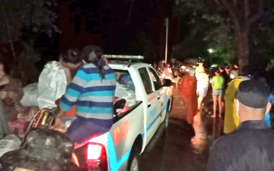 Bomberos evacuaciones en Metapán 1