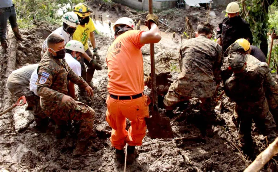 Trabajos de rescate en Santo Tomás 4