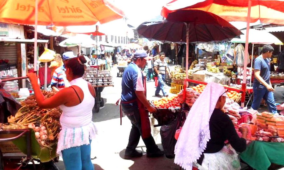 Comercio informal en centro de San Salvador