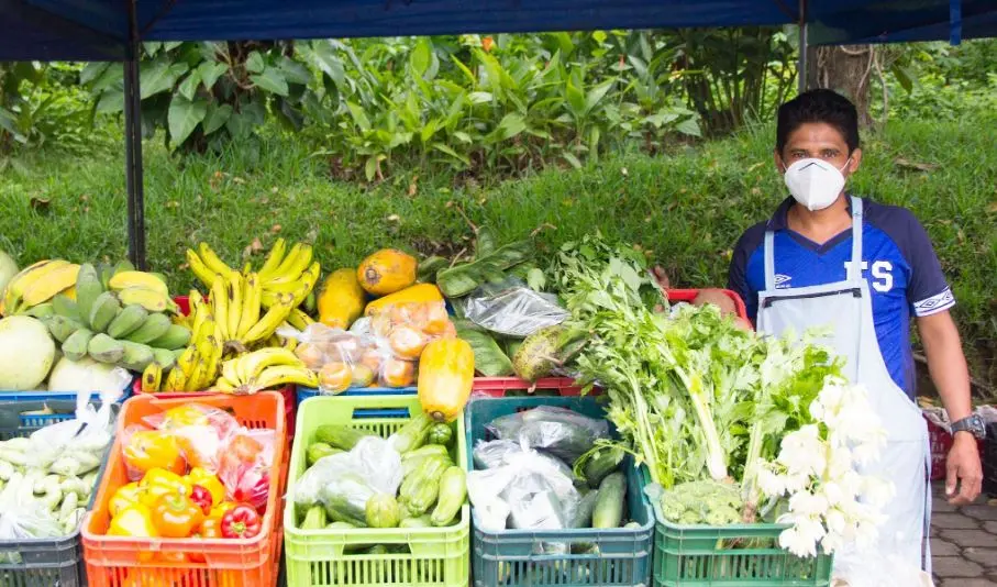 Agromercado en el MAG