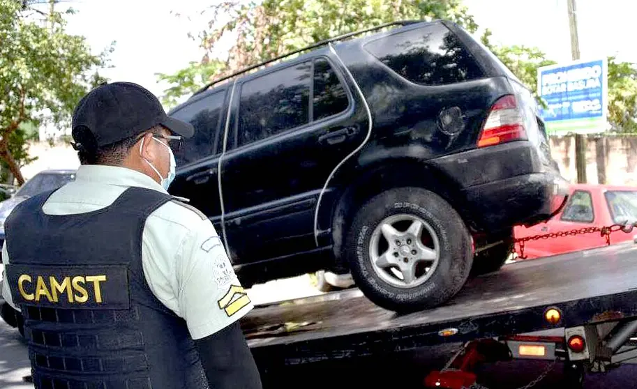 Retiro de carros abandonados en Santa Tecla 1 Foto tomada de la alcaldía tecleña