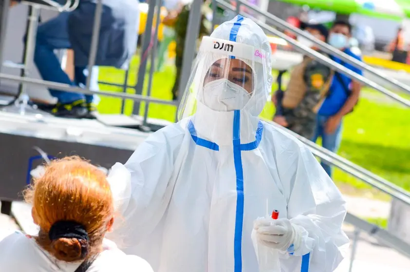 Médico en El Salvador del Mundo