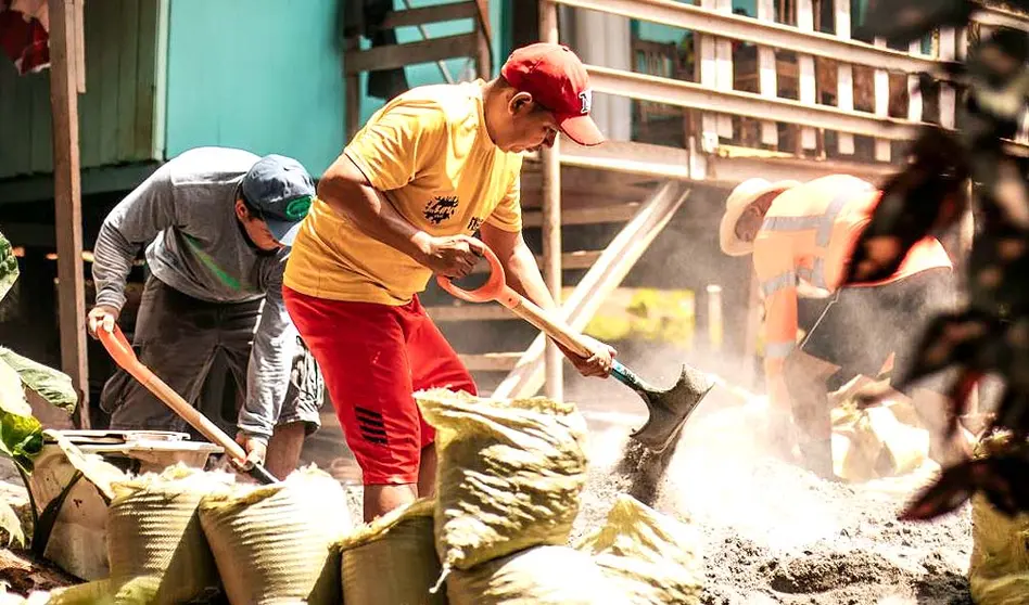 Albañiles Carpinteros y trabajos relacionados a la contrucción Foto tomada de Pexels Rodolfo Quirós 2