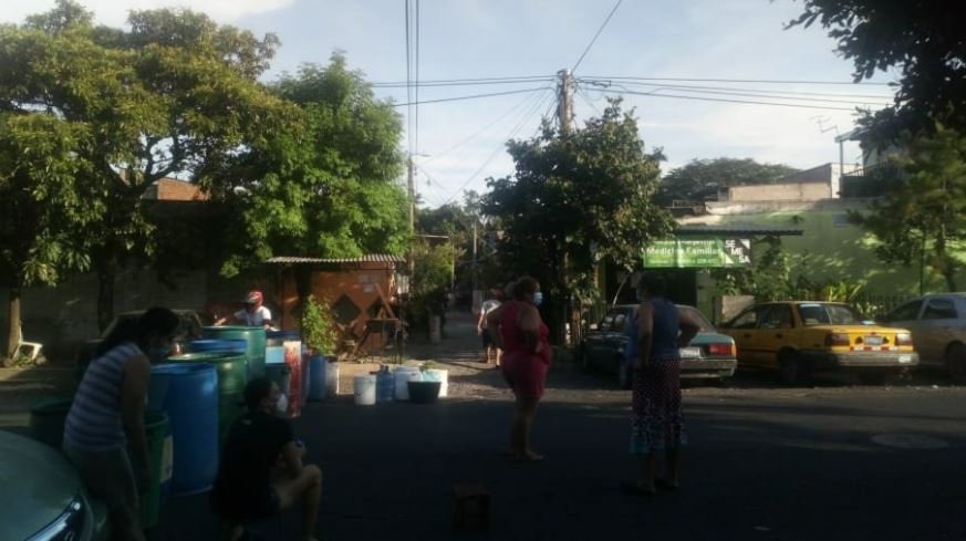 Cierre de calles en colonias de Soyapango