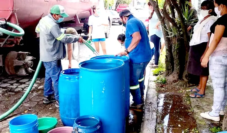 Afectados por la falta de agua en Soyapango Foto tomada de la alcaldía de Soyapango