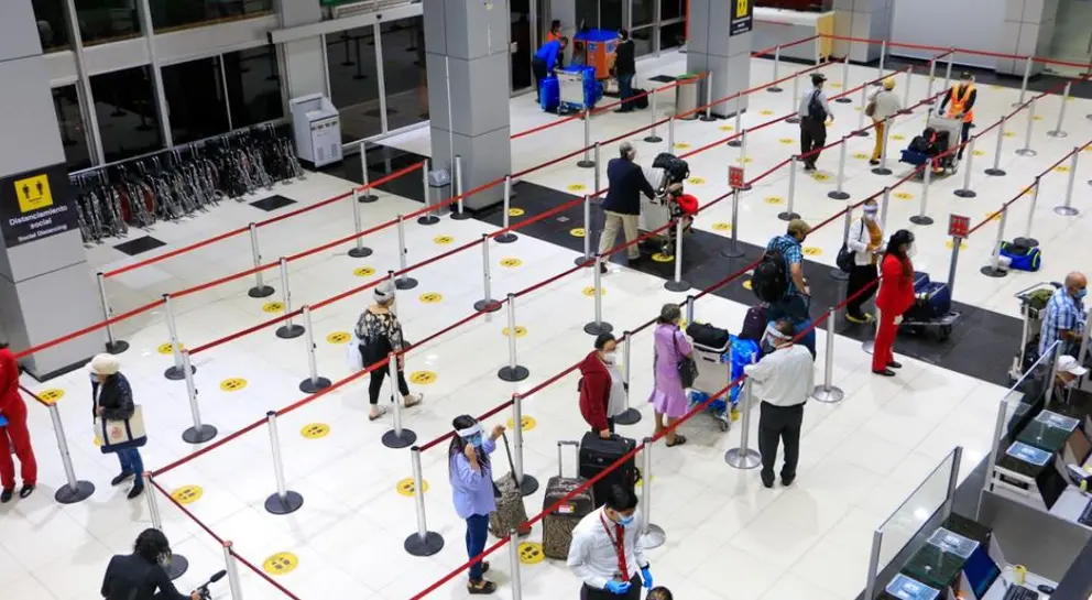 Aeropuerto reinicia operaciones